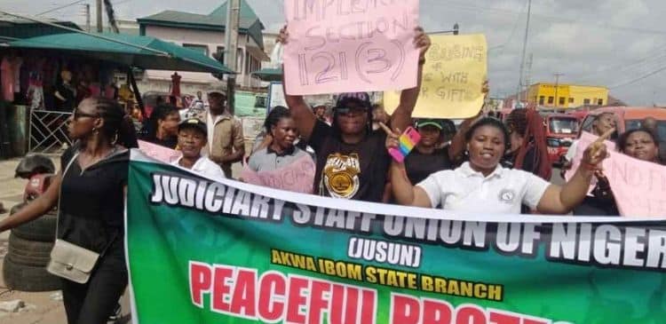 Striking judiciary workers
