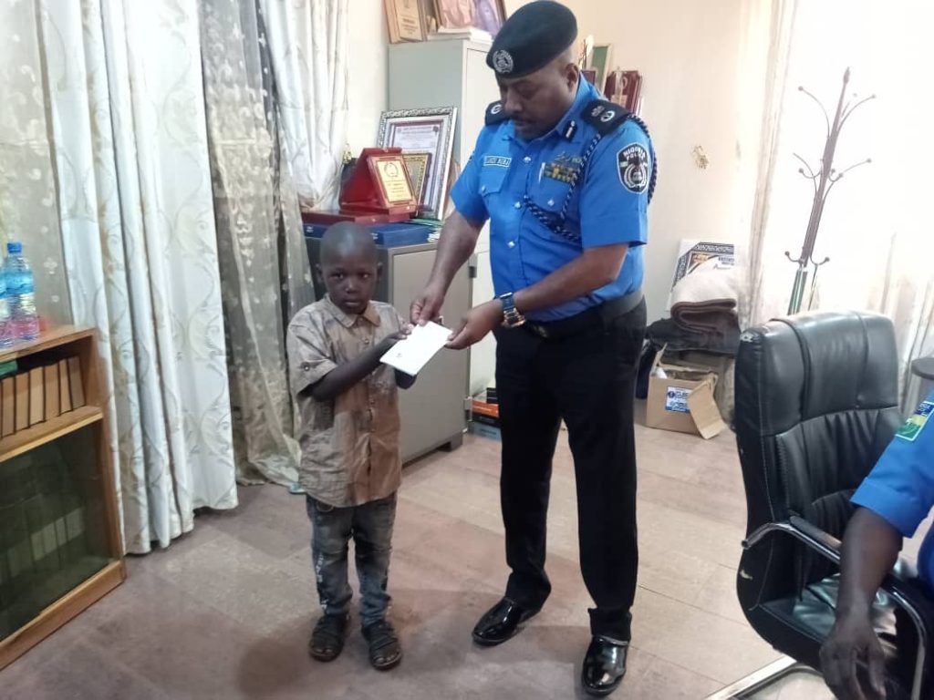 9467d6a5 6213 44df ac10 2d4c023c58df 9467d6a5 6213 44df ac10 2d4c023c58df