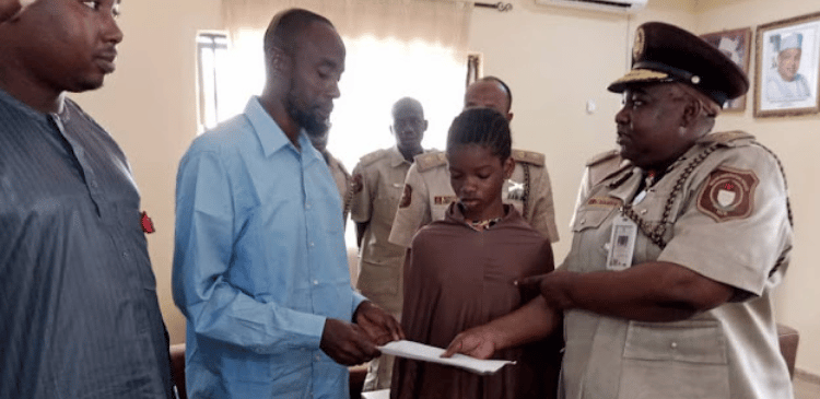Immigration hands over 13years old girl to NAPTIP