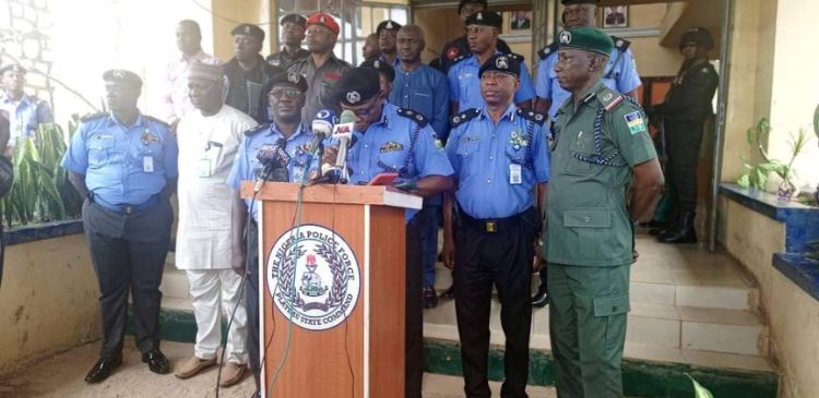 aitlive - Police in Plateau
