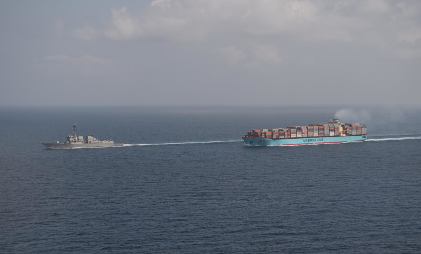 AIT-IMAGES - US Navy escorting Maersk ships