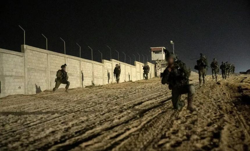 AIT-IMAGES - IIsrael seizes Gaza's entire border