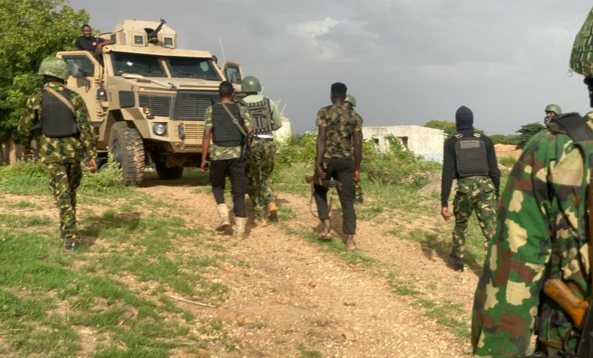 AIT-IMAGES - Troops on operation