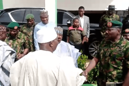 AIT-IMAGES - GOC 8 Div. Bri. Gen Ajose at Govt. House, Kebbi