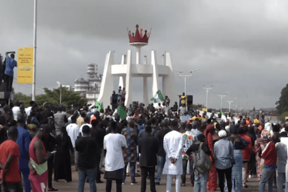 AIT-IMAGES - protesters