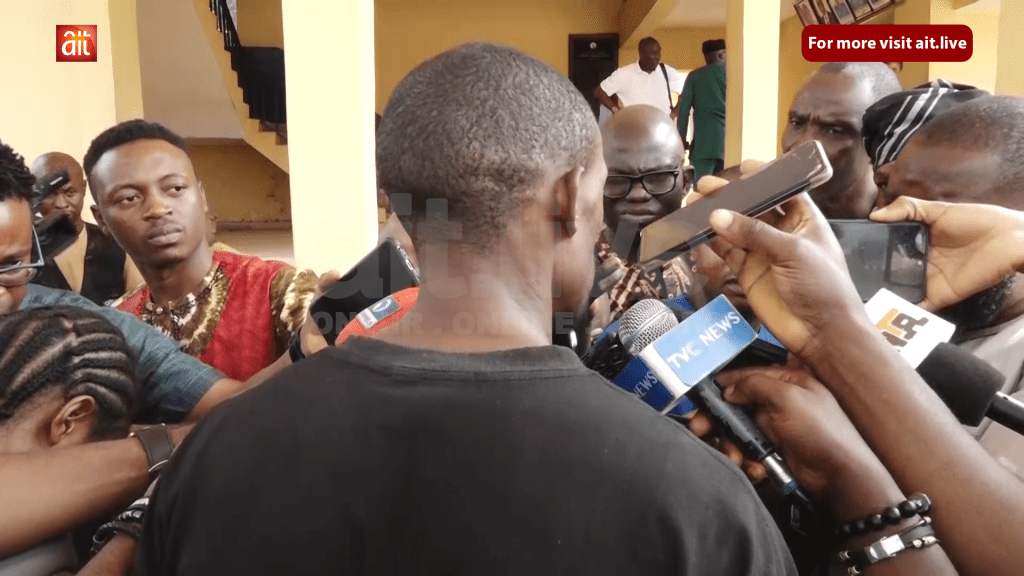 AIT Logo PDS 2 copy.00 02 19 01.Still027