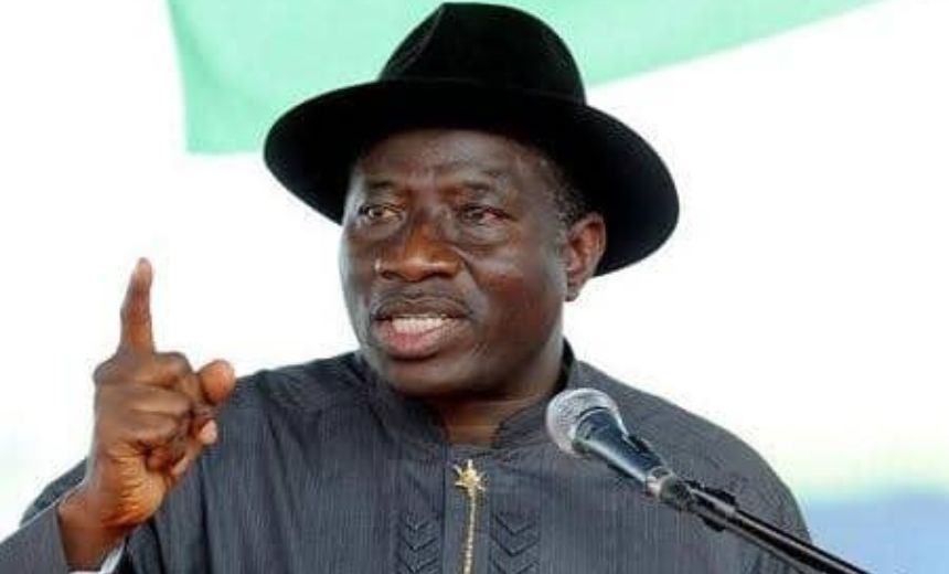 AIT IMAGES AIT IMAGES