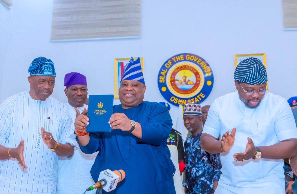 ed04a793 b3b1 411a a68a f8a5aad403fc ed04a793 b3b1 411a a68a f8a5aad403fc